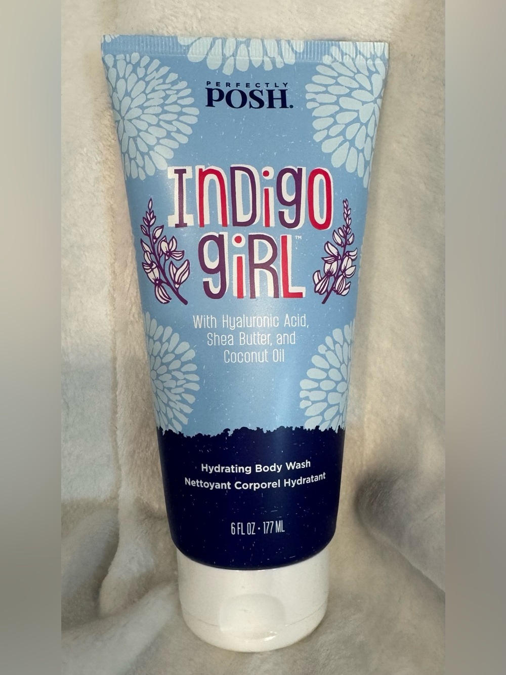 Perfectly Posh Indigo Girl Hydrating Body Wash - Light Blue and Navy